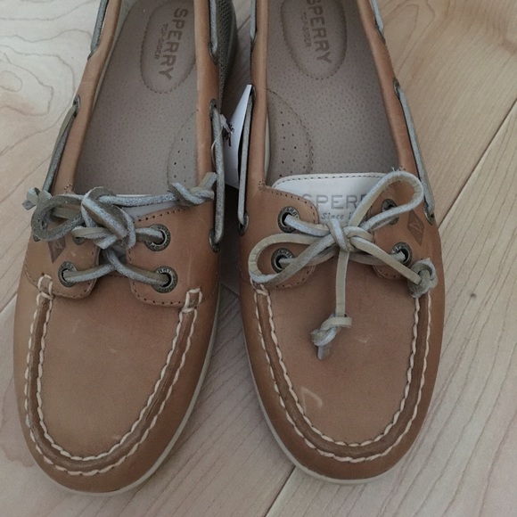sperry boat shoe sizing